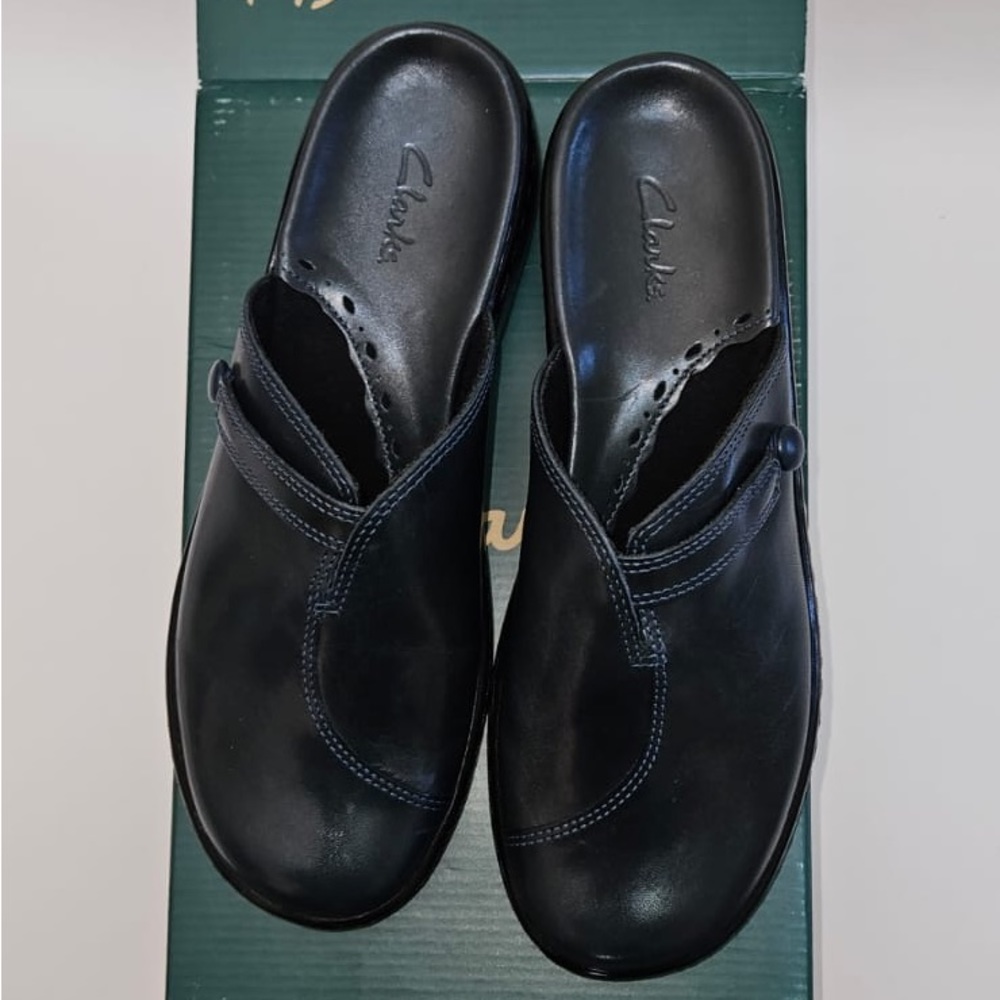 Clarks Navy Shoes 6 1/2